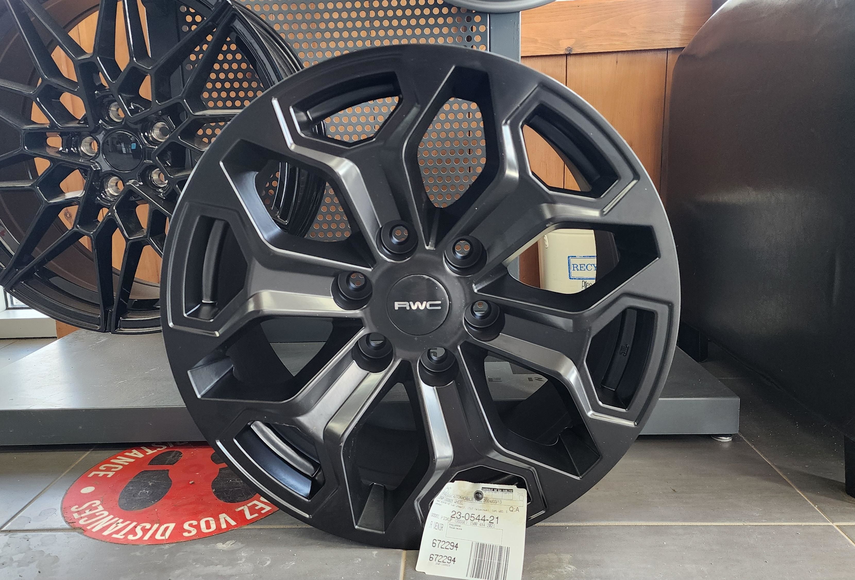 ENSEMBLE DE 4 MAGS JOBBER 17'' DODGE RAM 1500 NEW STYLE 2021 672294